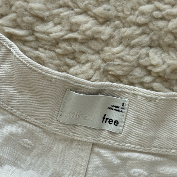 Aritzia Ecru/ Cream denim short - Free brand - Picture 3 of 4